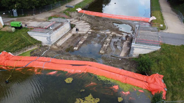 Bridge repair with NoFloods barrier